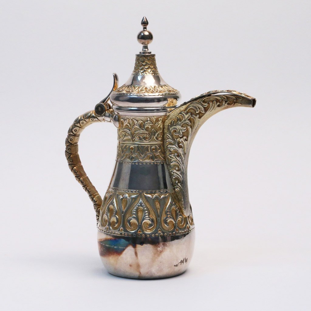 BUCCELLATI 'ARABIAN' GILT SILVER COFFEE POT: h. 9", w. 7" (over handle), 15 toz