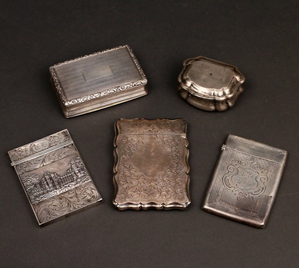 (5pc) ANTIQUE SILVER BOXES: including an English silver snuff box by Thomas Shaw (Birmingham, 1822) w/ a floral border; 3-1/2" w/ later inscription; a Swiss silver(?) snuff box of bombe shape, mkd. O over F in a circle; a chased