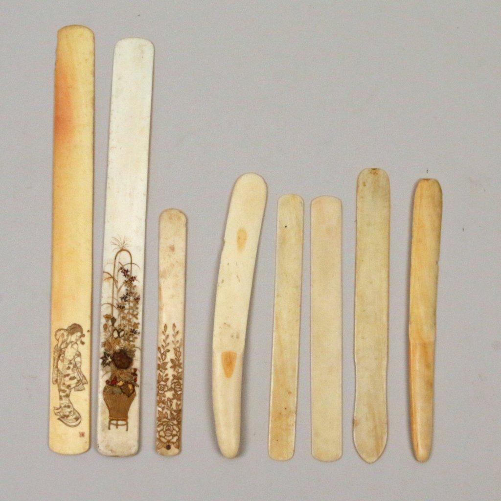 8 ANTIQUE JAPANESE BONE PAGE TURNERS: and letter openers, length range: 8 1/4" - 14 3/4"