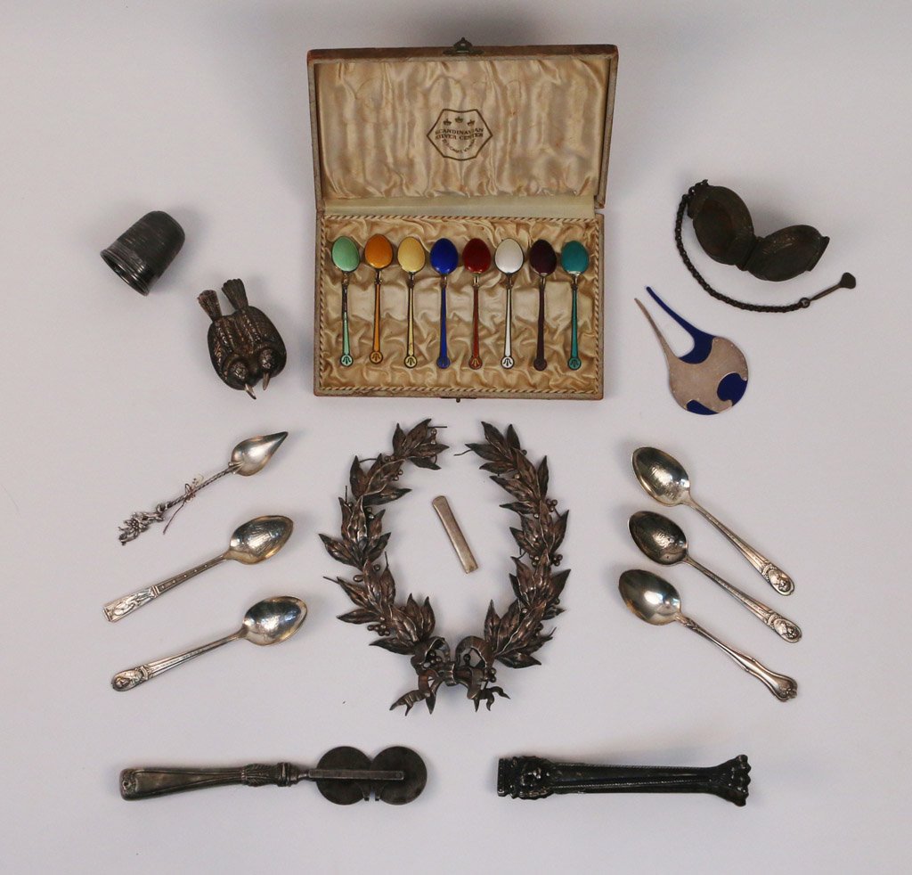 (22pc) MISC. SILVER AND SILVER PLATE: including a David Anderson boxed set of 8 silver & enamel demi spoons; a '900' silver side-by-side bird form pin box; a Middle-east engraved snuff box; a partial laurel wreath in silver (in two parts 