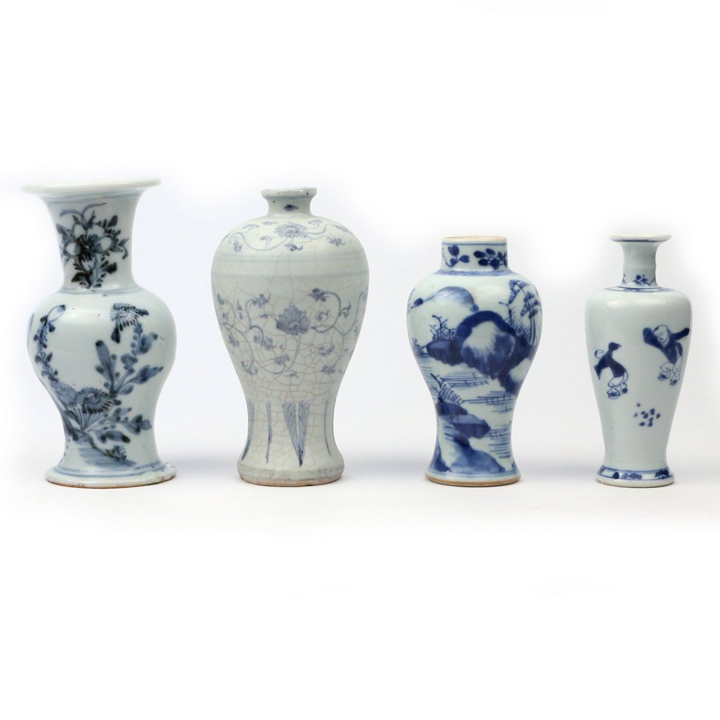(4pc) SMALL CHINESE BLUE & WHITE PORCELAIN VASES (1 of 5)