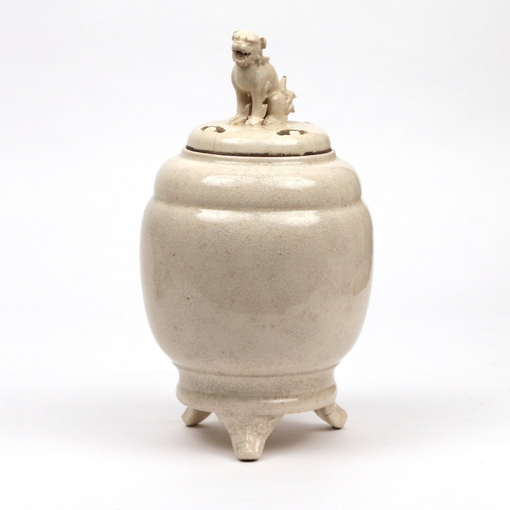 CHINESE COVERED TRIPOD JAR (1 of 9)