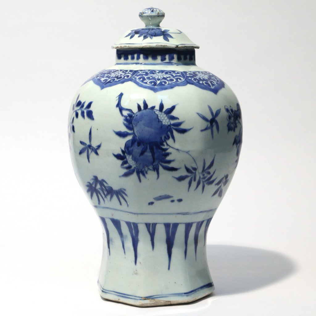 CHINESE BLUE & WHITE PORCELAIN JAR & COVER (1 of 10)