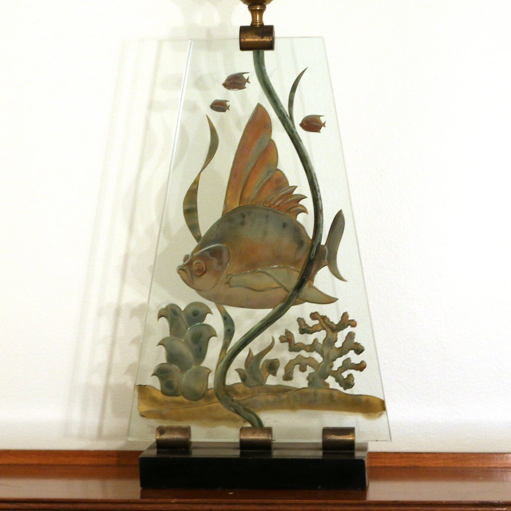 INTAGLIO CUT GLASS LAMP (1 of 4)