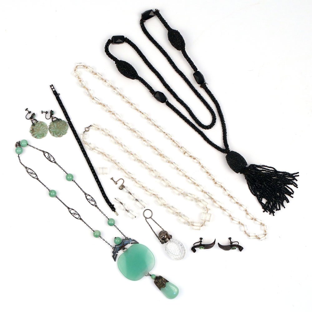LOT OF JADE AND MISC. COSTUME JEWELRY (1 of 4)