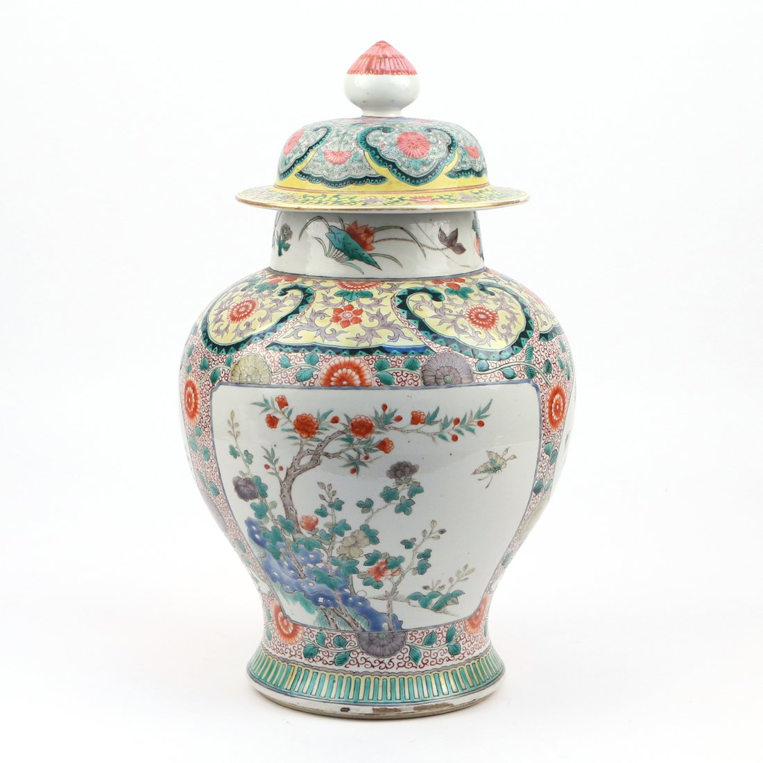 CHINESE FAMILLE VERTE PORCELAIN JAR & COVER (1 of 8)