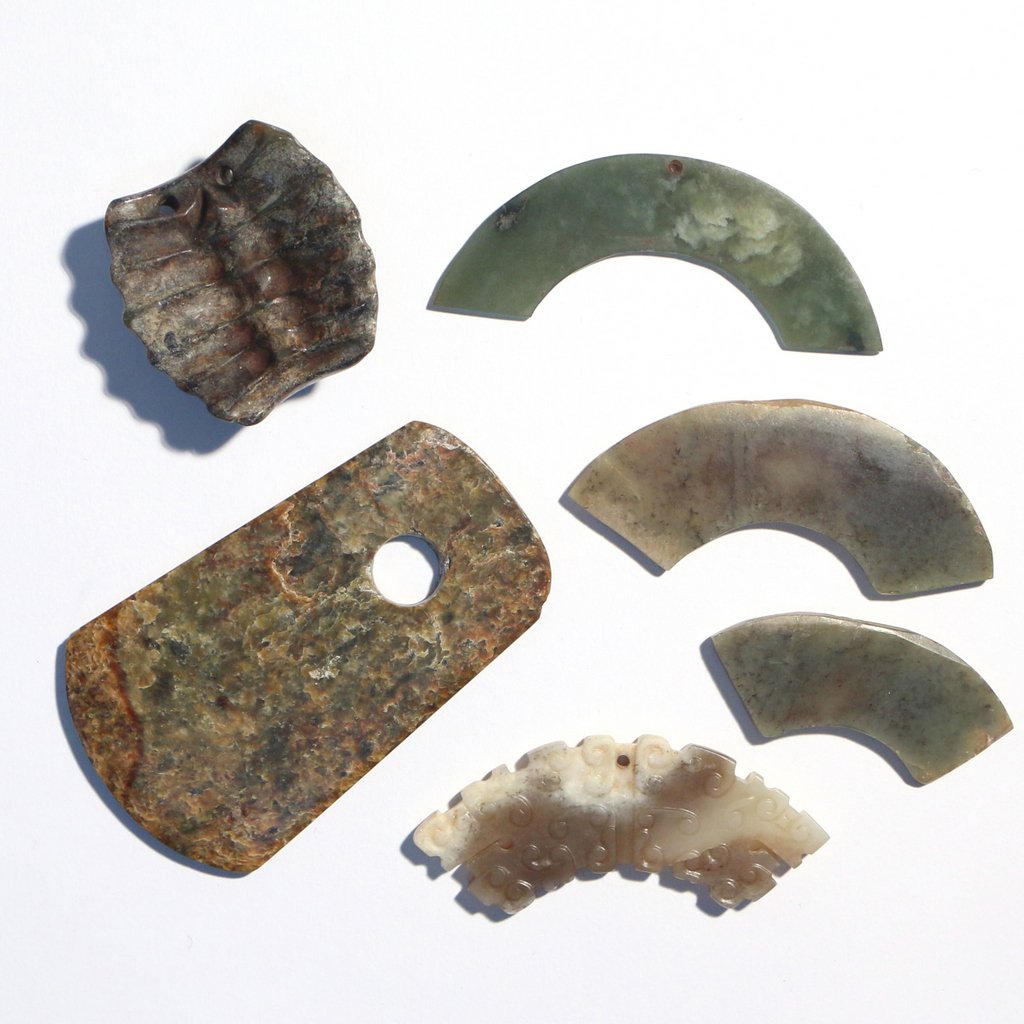 (6pc) ARCHAISTIC CHINESE JADE CARVINGS (1 of 2)