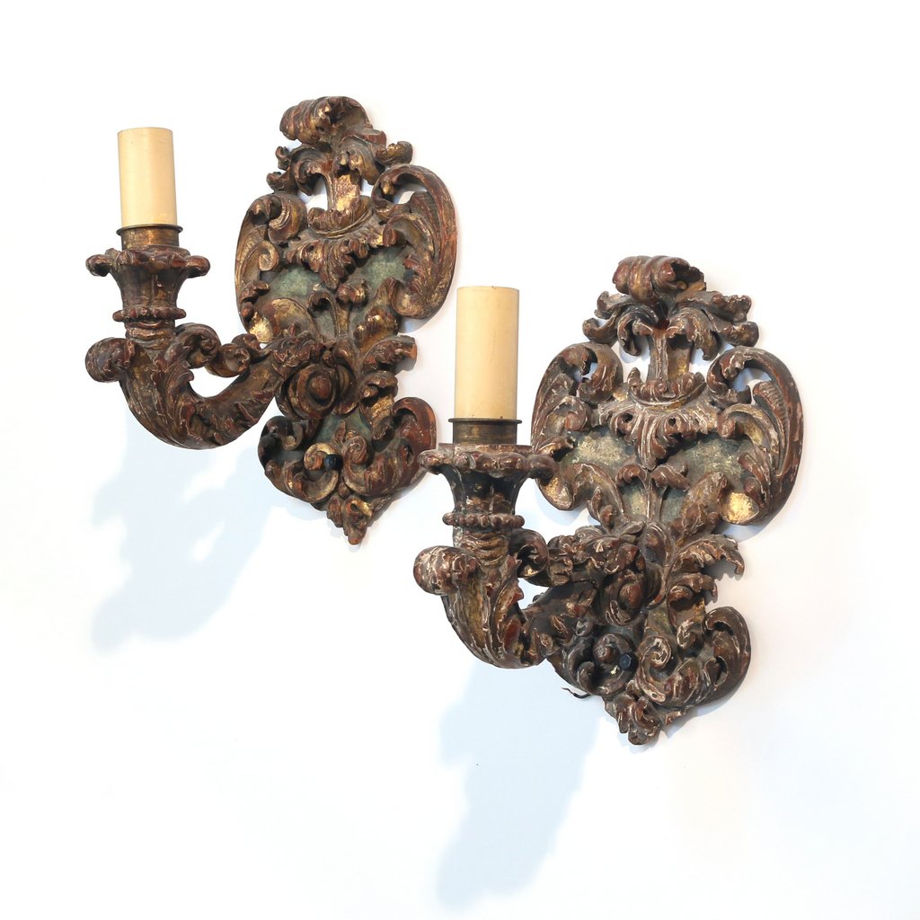 PAIR CONTINENTAL CARVED WALL SCONCES (1 of 5)
