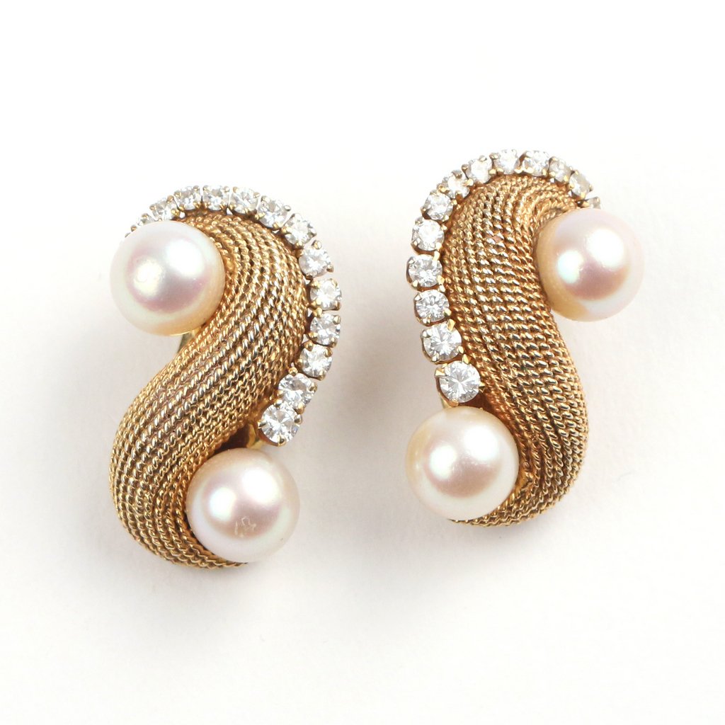 PAIR OF DAVID WEBB GOLD EARRINGS (1 of 2)