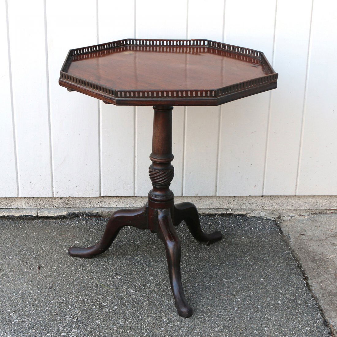 MAHOGANY TILT TOP TEA TABLE (1 of 6)