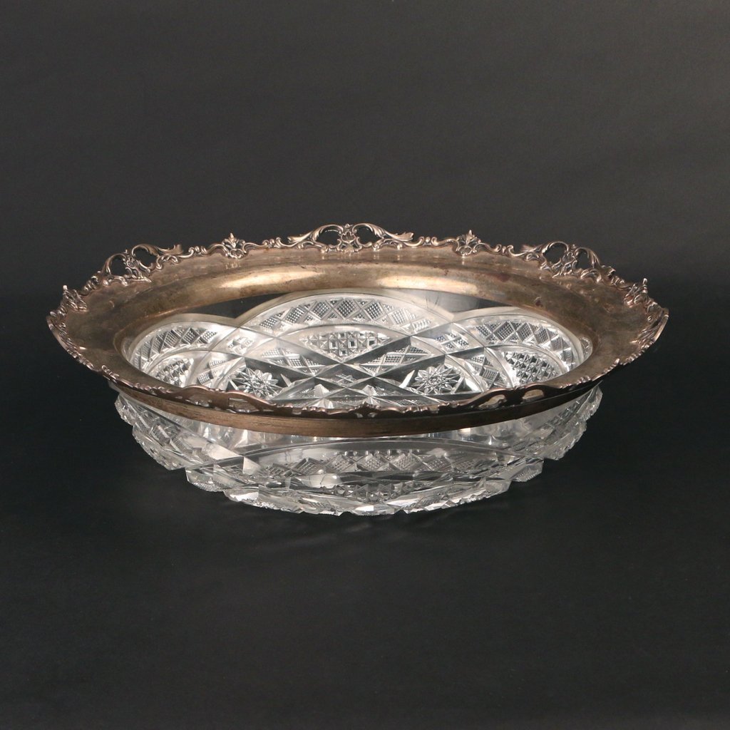 BRILLIANT PERIOD CUT CRYSTAL BOWL (1 of 5)