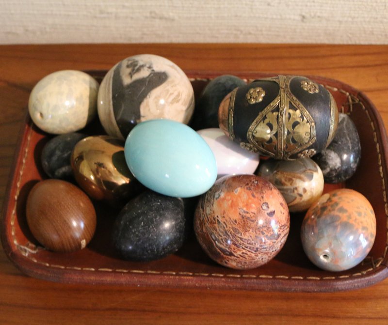 (13pc) TURNED MARBLE EGGS & SPHERES (1 of 1)
