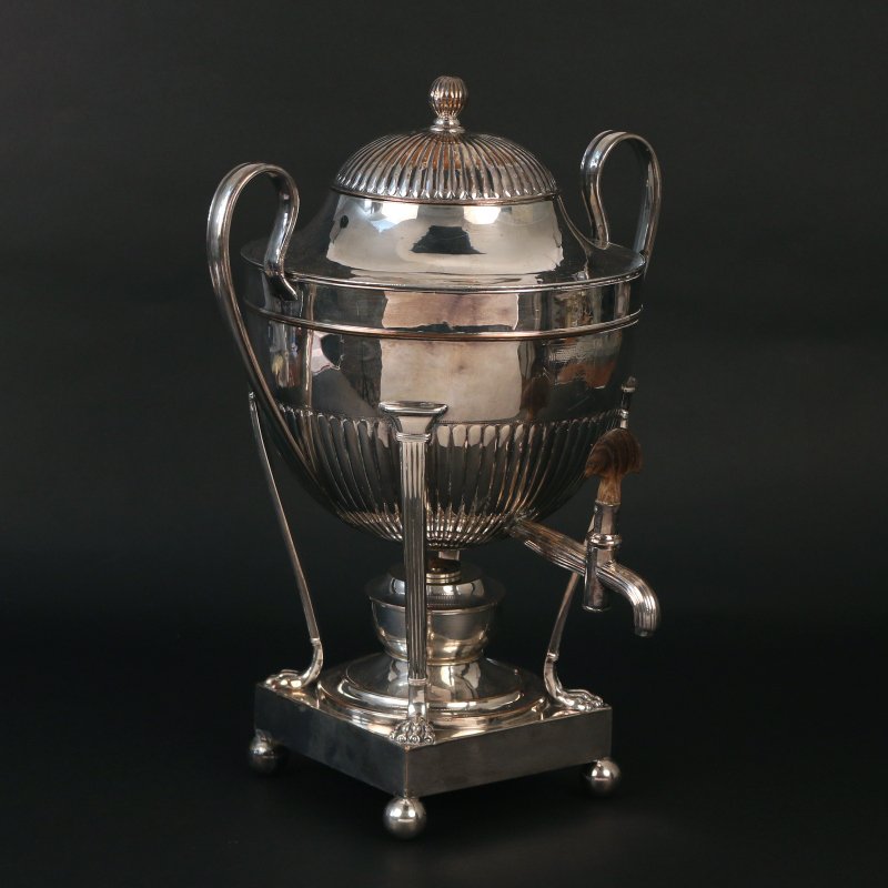 SHEFFIELD SILVER-PLATED TEA URN (1 of 3)