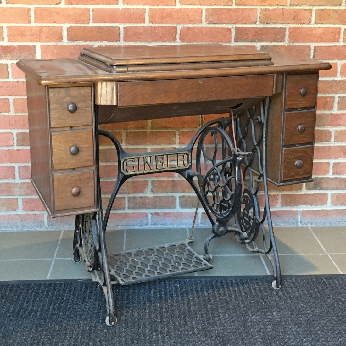 SINGER SEWING MACHINE TABLE (1 of 7)