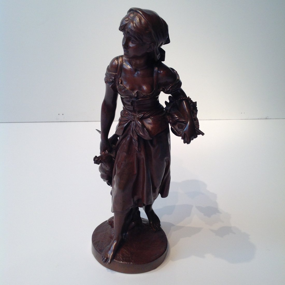 Jeune Paysanne au retour du marché (1 of 10)