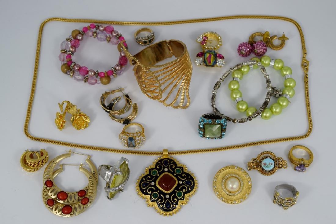 NOT EVERYTHING THAT GLITTERS IS GOLD COSTUME LOT 5 (1 of 10)