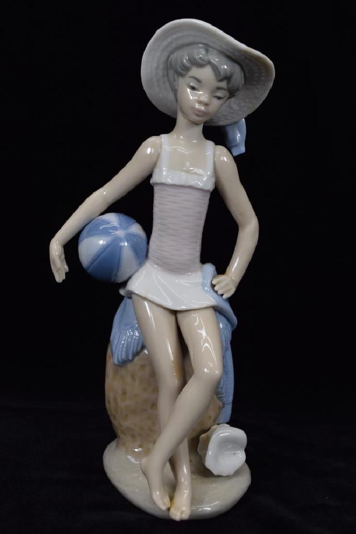 LLADRO 5219 BEACH BALL GIRL PORCELAIN FIGURINE (1 of 20)