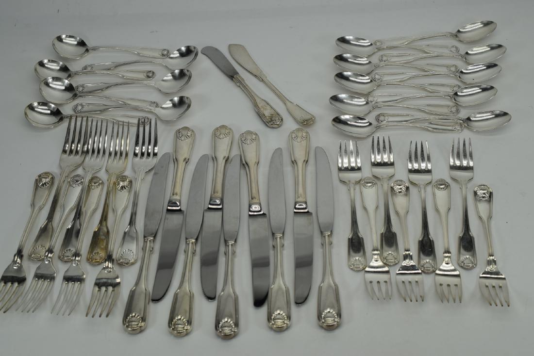 44PC COMMUNITY & TOWLE SILVER-PLATE CUTLERY: Including 8 dinner forks, 8 salad/desert forks, 10 tea/coffee spoons, 7 soup spoons, 9 butter knives, and 2 bread knives. Most are hallmarked “Community”, several “Supreme Cutlery by Towle”, a