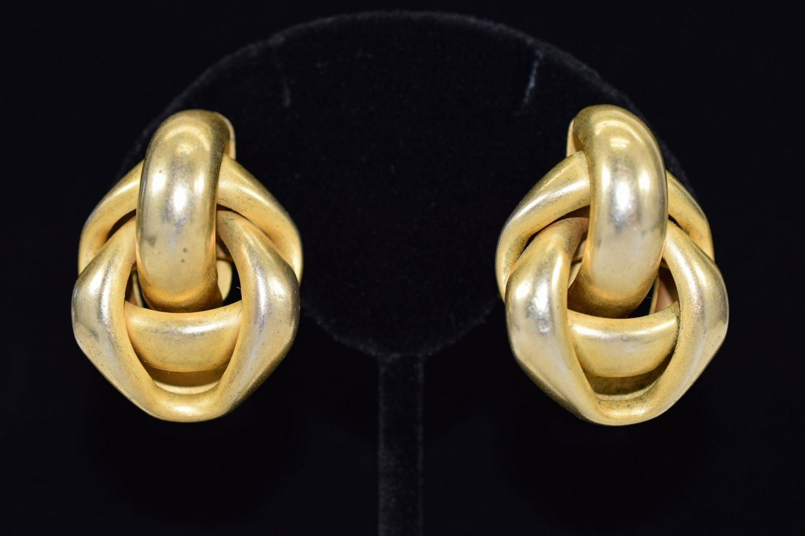 VINTAGE ERWIN PEARL GOLD LOVE KNOT EARRINGS: Hallmarked "Erwin EP Pearl". Each measure approx. 1-3/8" L and total weight is 19g. One earring is missing the back. U.S. SHIPPING $10 + INSURANCE.