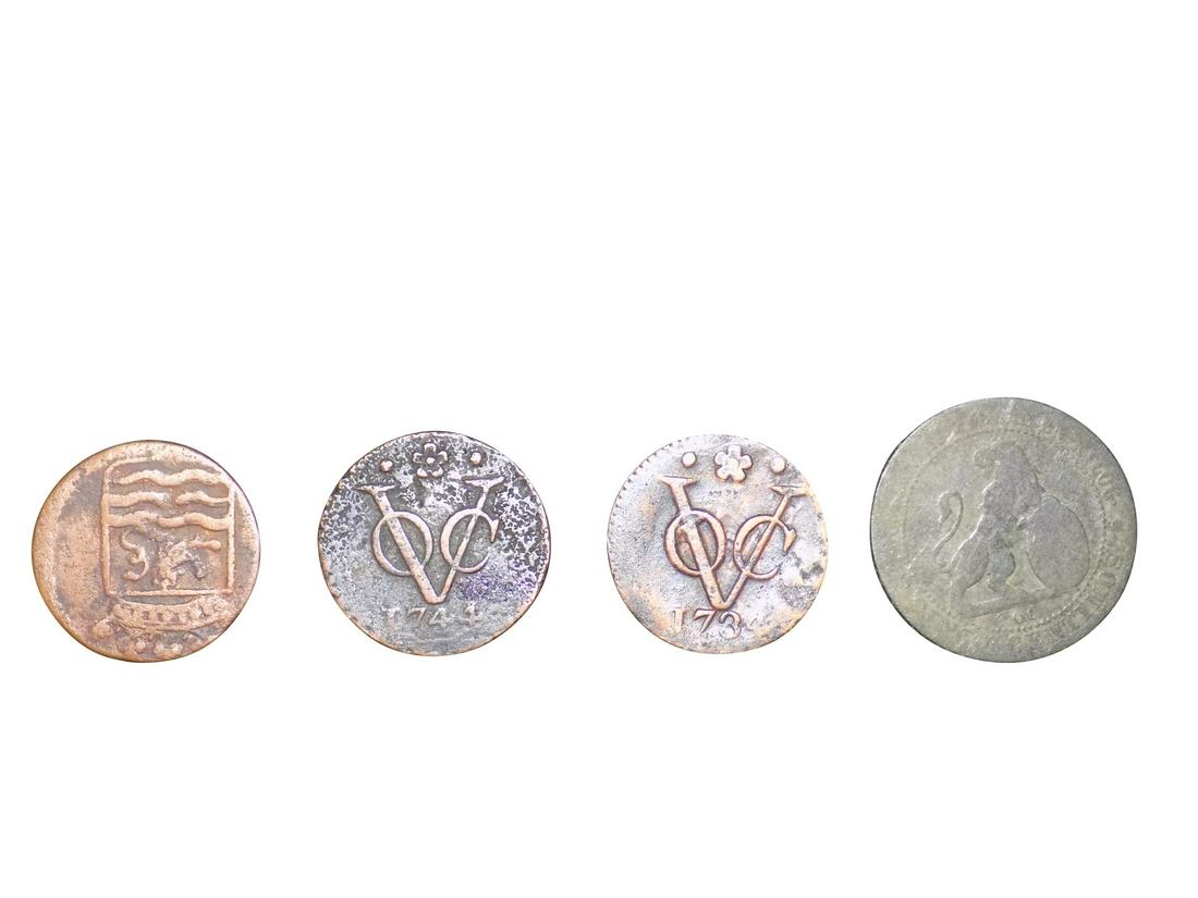 LOT OF 4 ANCIENT COINS (1 of 5)