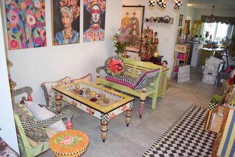 MACKENZIE-CHILDS FANATIC ESTATE + MUCH MUCH MORE!*: The estate of perhaps the biggest MacKenzie-Childs fan ever. After procuring all of the Courtly Check checkerboard, polka dots, stripes, and faux marbling patterned items that were available at the