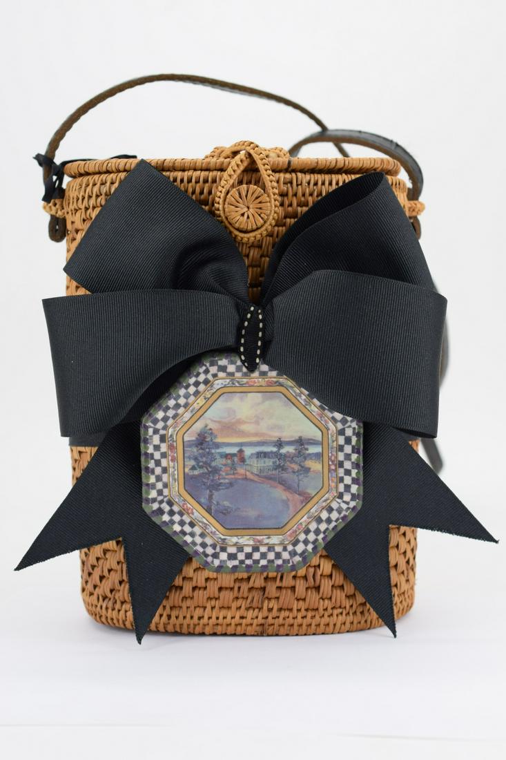 MACKENZIE-CHILDS "THE BOW" WICKER RATTAN  HANDBAG (1 of 19)