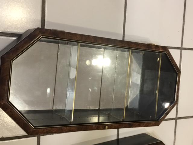 2 VINTAGE WOODEN CABINET DISPLAY SHELVES (1 of 6)