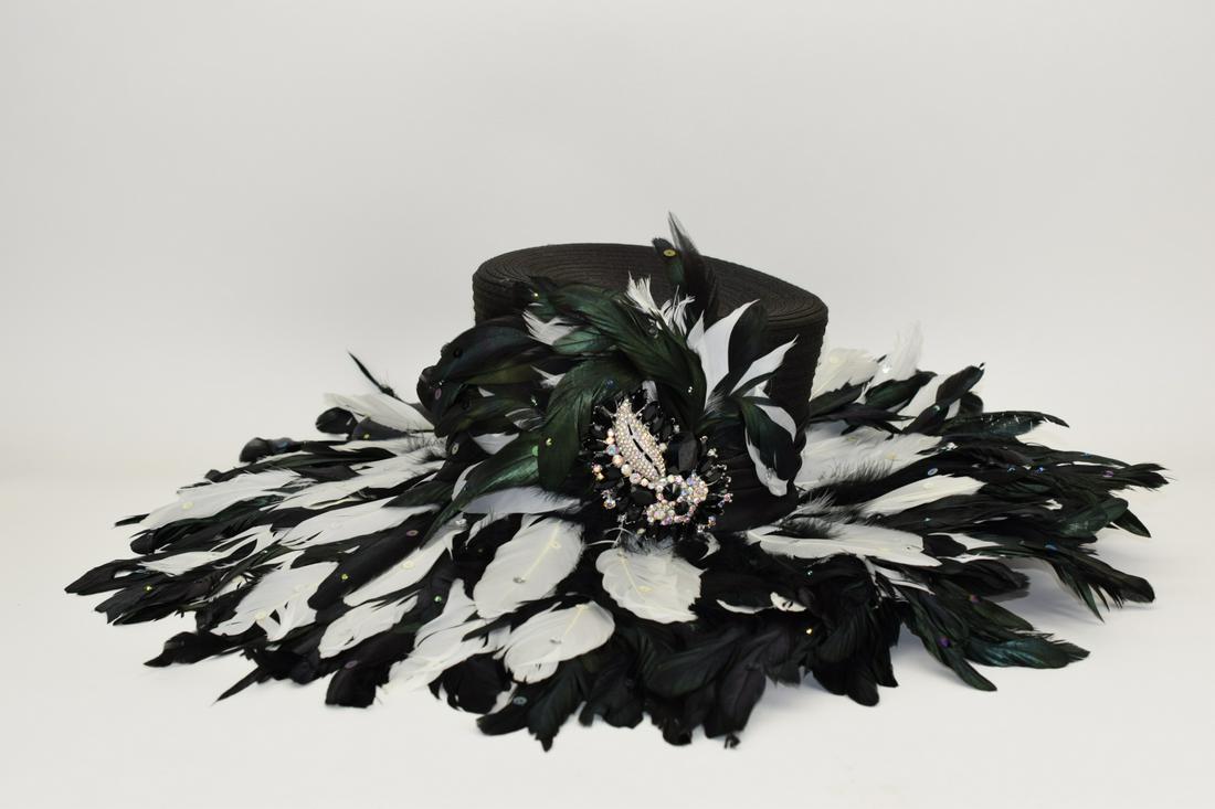 WHITTALL & SHON PEACOCK FEATHER DERBY HAT (1 of 10)