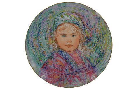 EDNA HIBEL NOBILITY OF CHILDREN PLATE IN BOX 1: Hutschenreuther Germany porcelain wall art hanging plate "La Contessa Isabella"(#4446/12750) in original presentation box with certificate. Plate measures 9-3/4". Box measures 11-3/4"L x 11-3/4"W x 1-