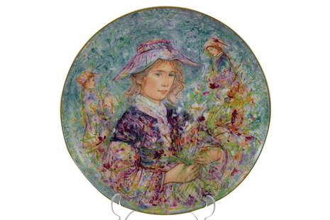 EDNA HIBEL FLOWER GIRL OF PROVENCE PLATE IN BOX: Hutschenreuther Germany porcelain wall art hanging plate (#3993/12750) in original presentation box with certificate. Plate measures 13-1/4"Diameter. Box measures 14-3/4"L x 14-3/4"W x 2-1/4"D. THIRD