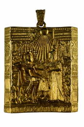 18K GOLD EGYPTIAN PHARAOH TEMPLE SCENE PENDANT