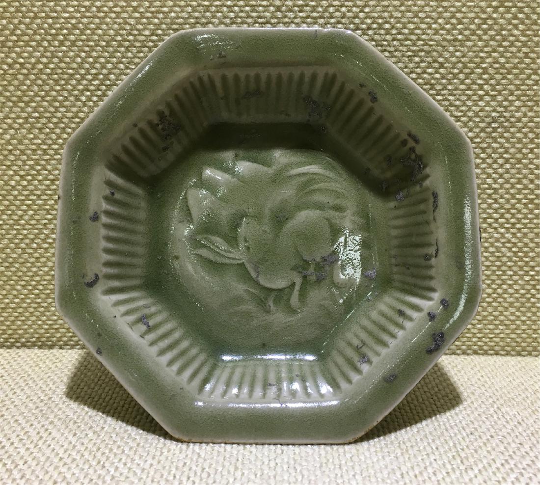 CHINESE PORCELAIN SONG DYNASTY YAOZHOU ENGRAVED RABBIT (1 of 4)