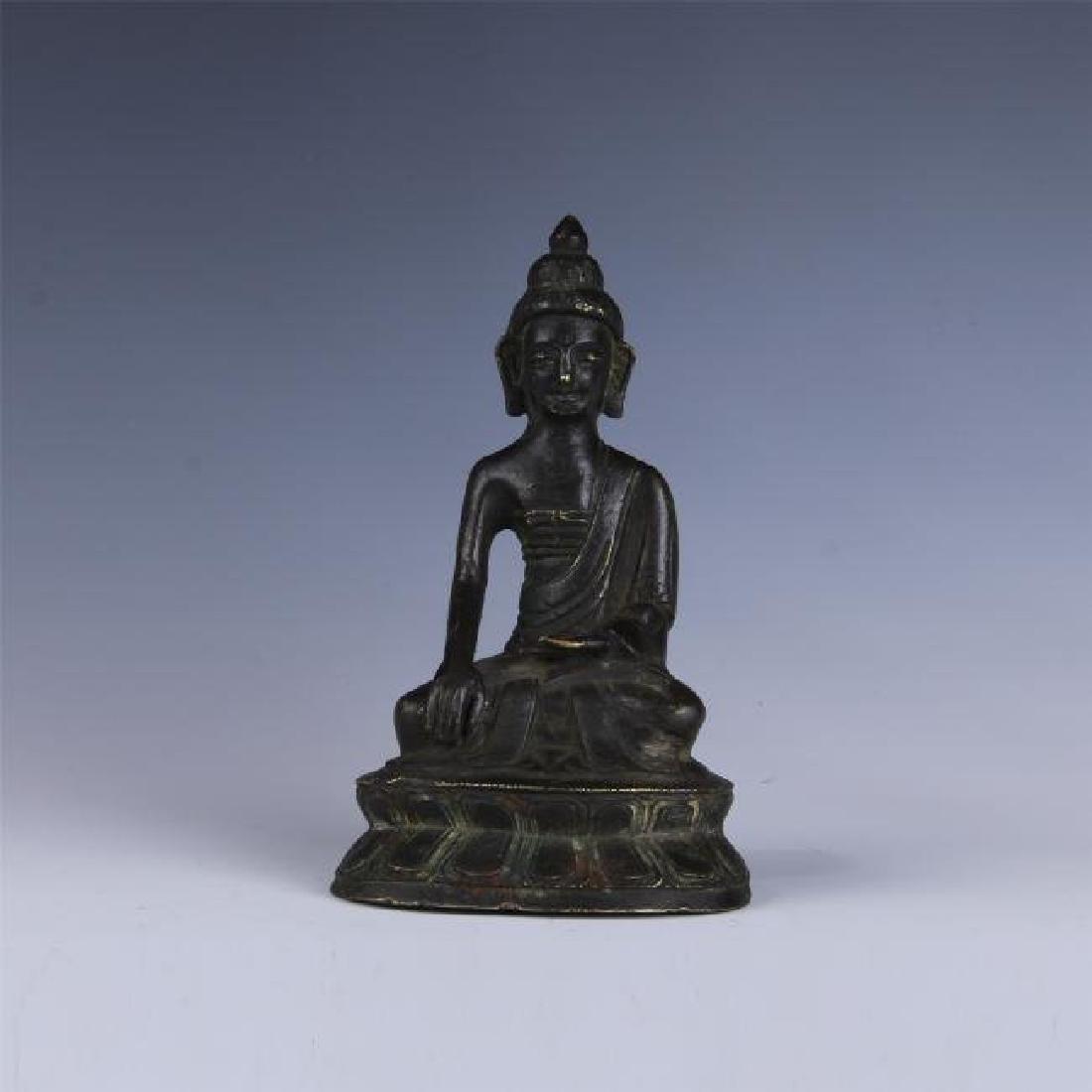 CHINESE BRTONZE SEATED BUDDHA (1 of 7)