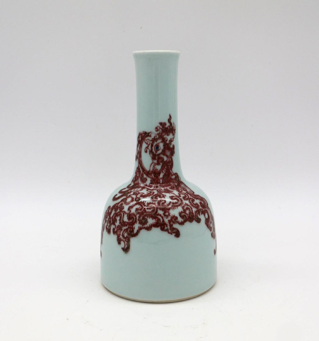 CHINESE PORCELAIN OF IRON RED BELL SHAPED VASE (1 of 3)