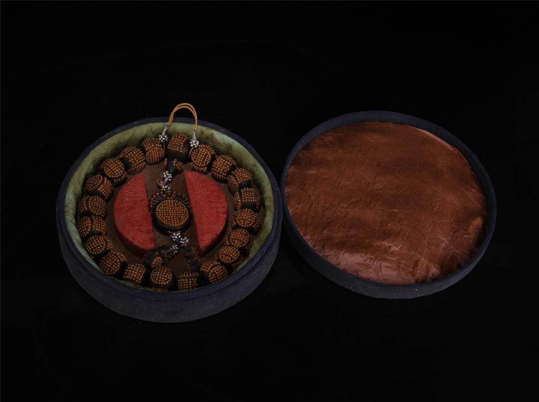 CHINESE AGALWOOD COPPER BEAD INLAID BRACELET (1 of 10)