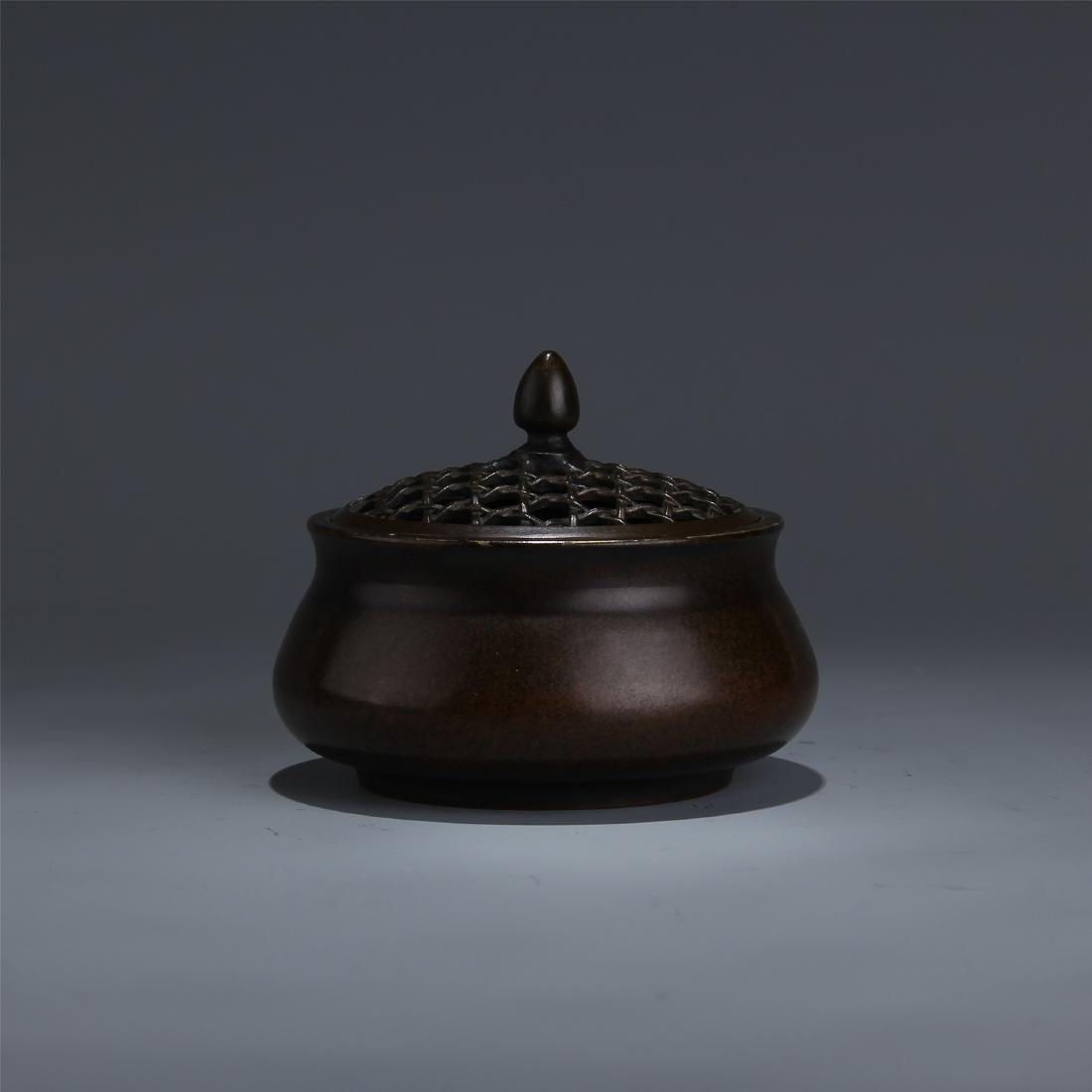 CHINESE BRONZE LIDDED ROUND CENSER (1 of 6)
