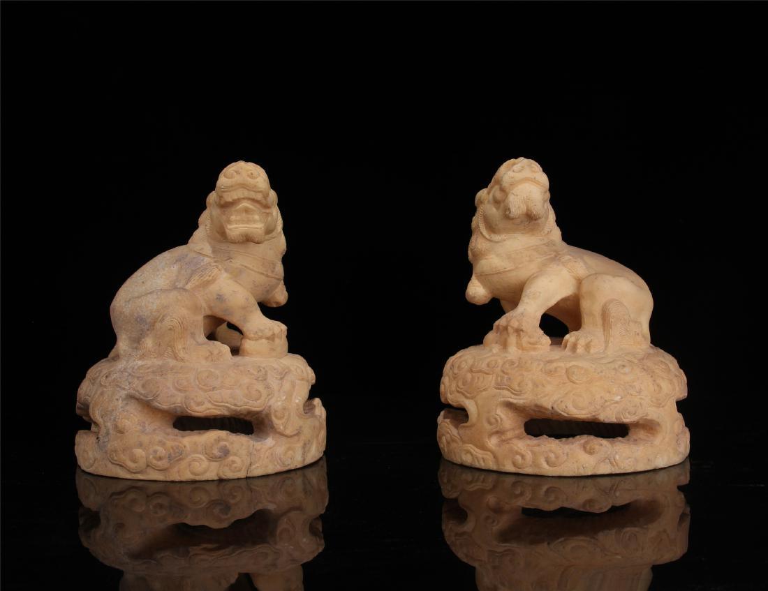 PAIR OF CHINESE MARBLE LIONS PAPER WEIGHT (1 of 9)