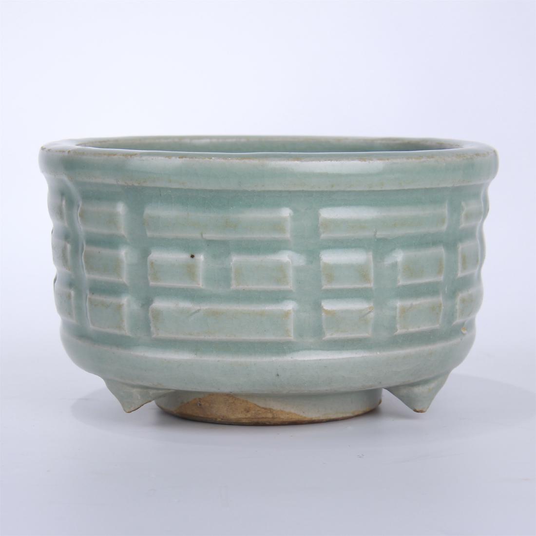 CHINESE PORCELAIN CELADON GLAZE ROUND CENSER: CHINESE PORCELAIN CELADON GLAZE ROUND CENSER. H. 7 cm. W. 12 cm. Domestic shipping $20 and oversea $60. Combined shipping available. Pick-up available in our NJ warehouse. We accept pre-sale offer, ph