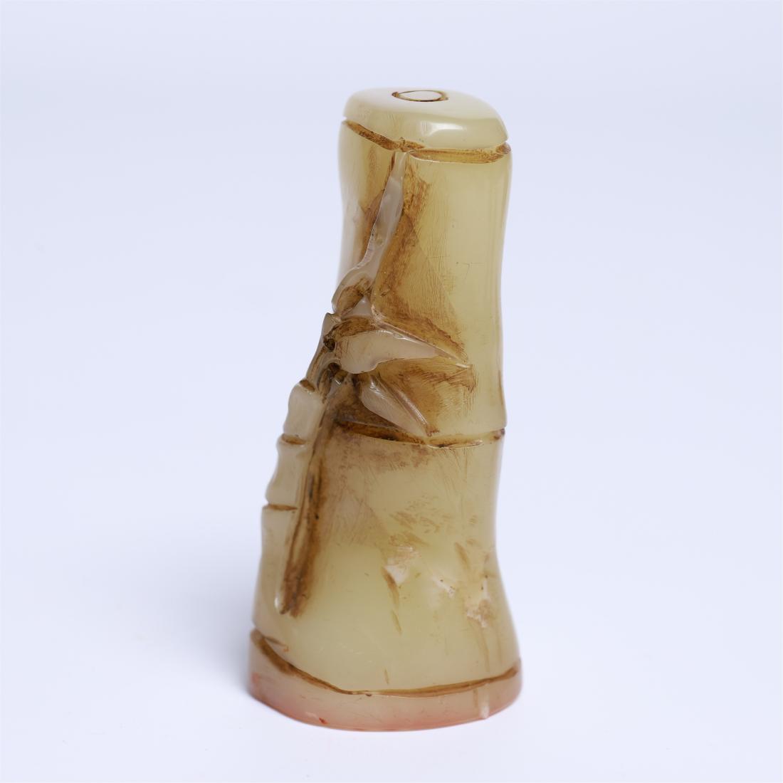 CHINESE SOAPSTONE SEAL: CHINESE SOAPSTONE SEAL. H. 5.8 cm. L. 2.7 cm. Domestic shipping $30 and oversea $100. Combined shipping available. Pick-up available in our NJ warehouse. We accept pre-sale offer, phone bidding and po