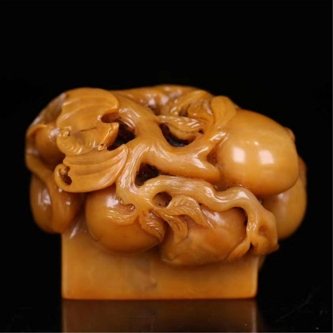 CHINESE TIANHUANG STONE PEACH SEAL (1 of 9)