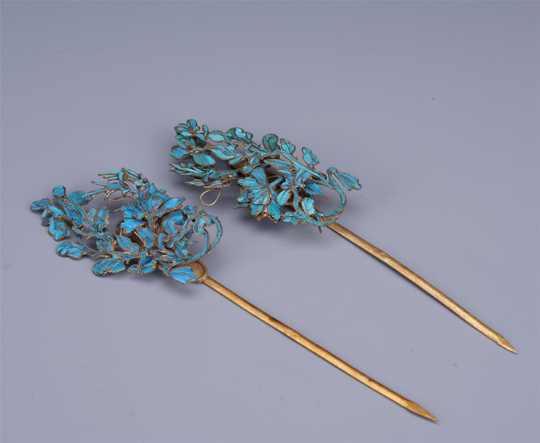PAIR OF CHINESE SILVER KINGFISHER FEATHER DECOR (1 of 13)