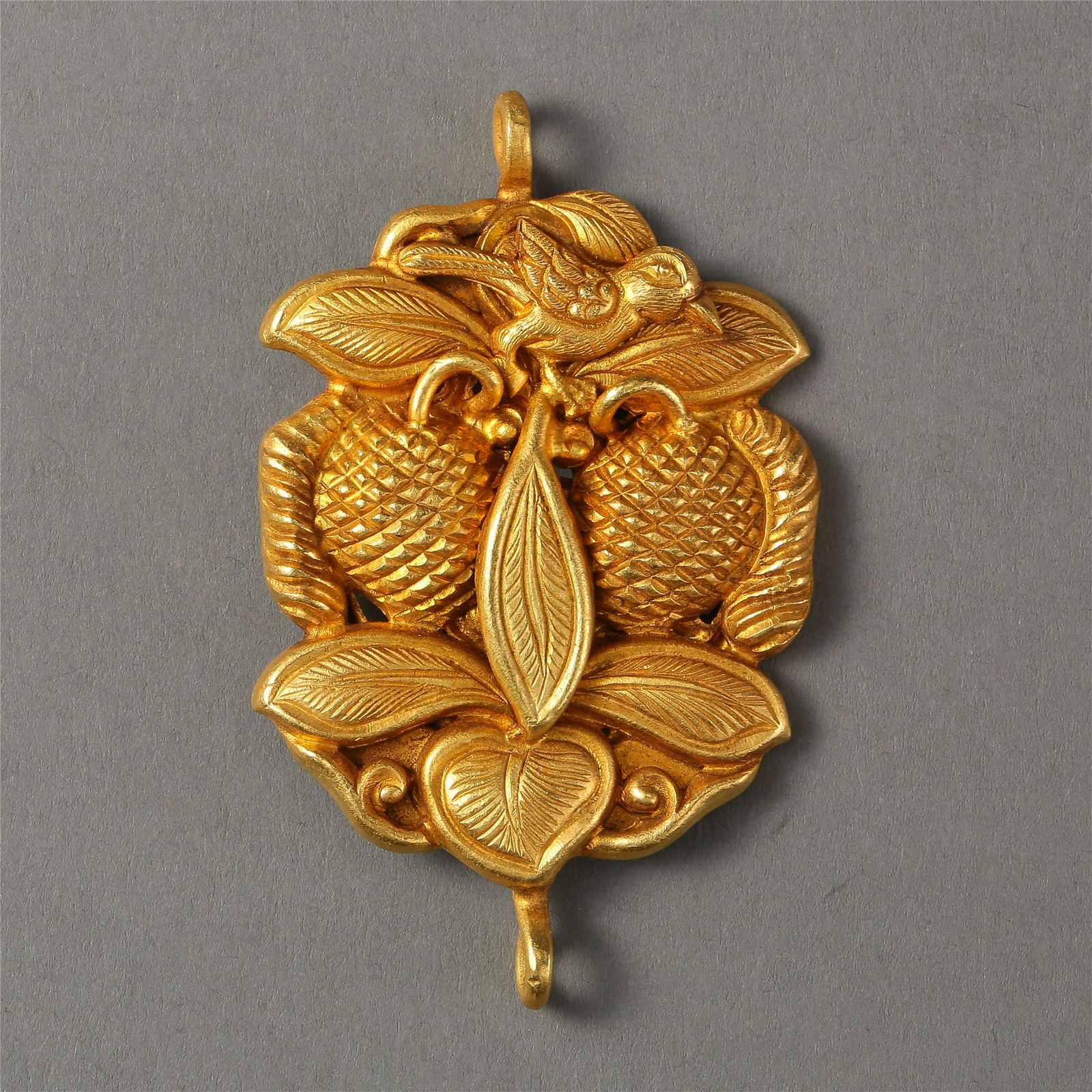 CHINESE PURE GOLD BRID AND FLOWER PENDANT LIAO DYNASTY (1 of 6)