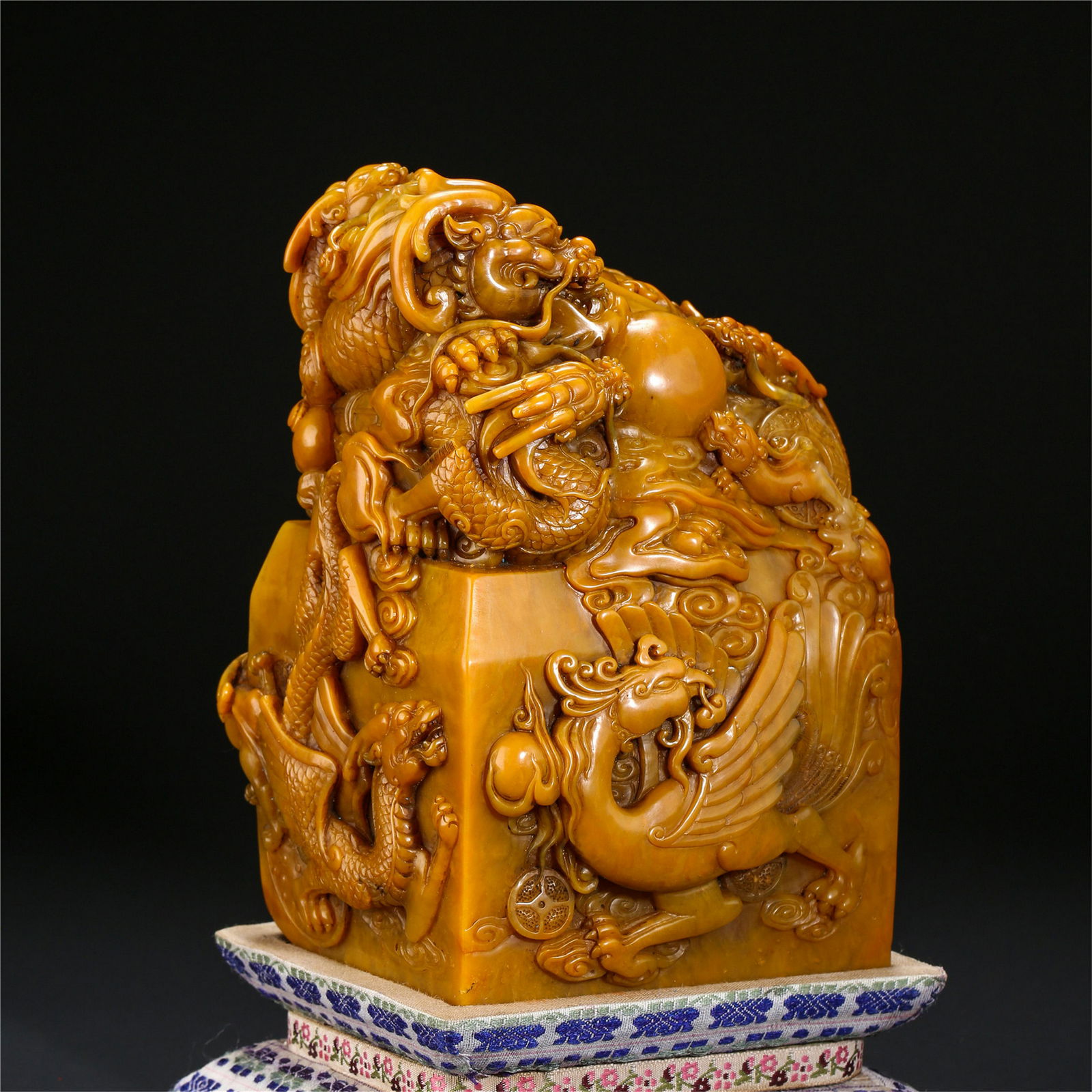 CHINESE TIANHUANG STONE DRAGON SEAL (1 of 11)