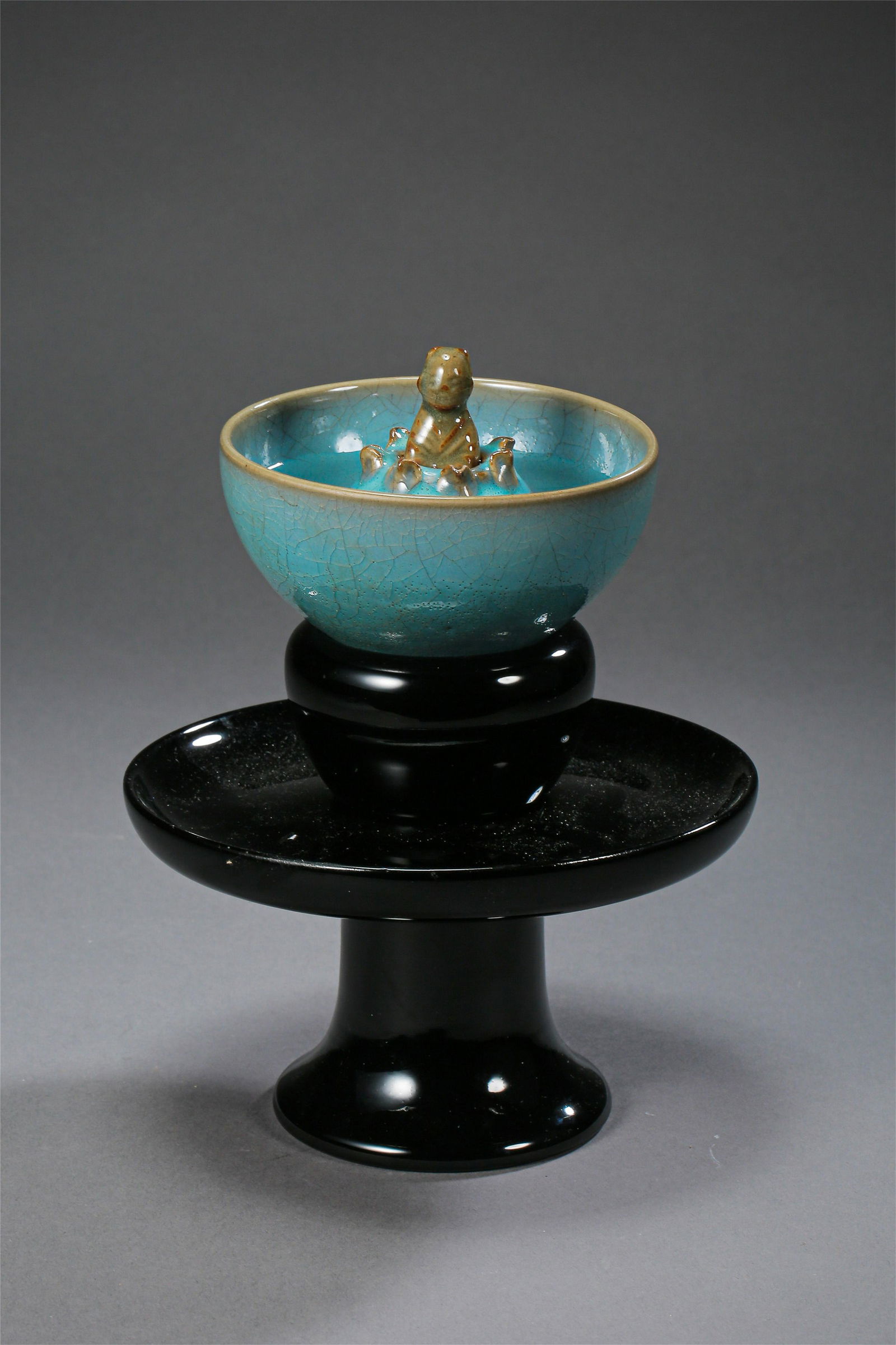CHINESE PORCELAIN JUN GLAZE TEA BOWL ON LACQUER STAND (1 of 8)