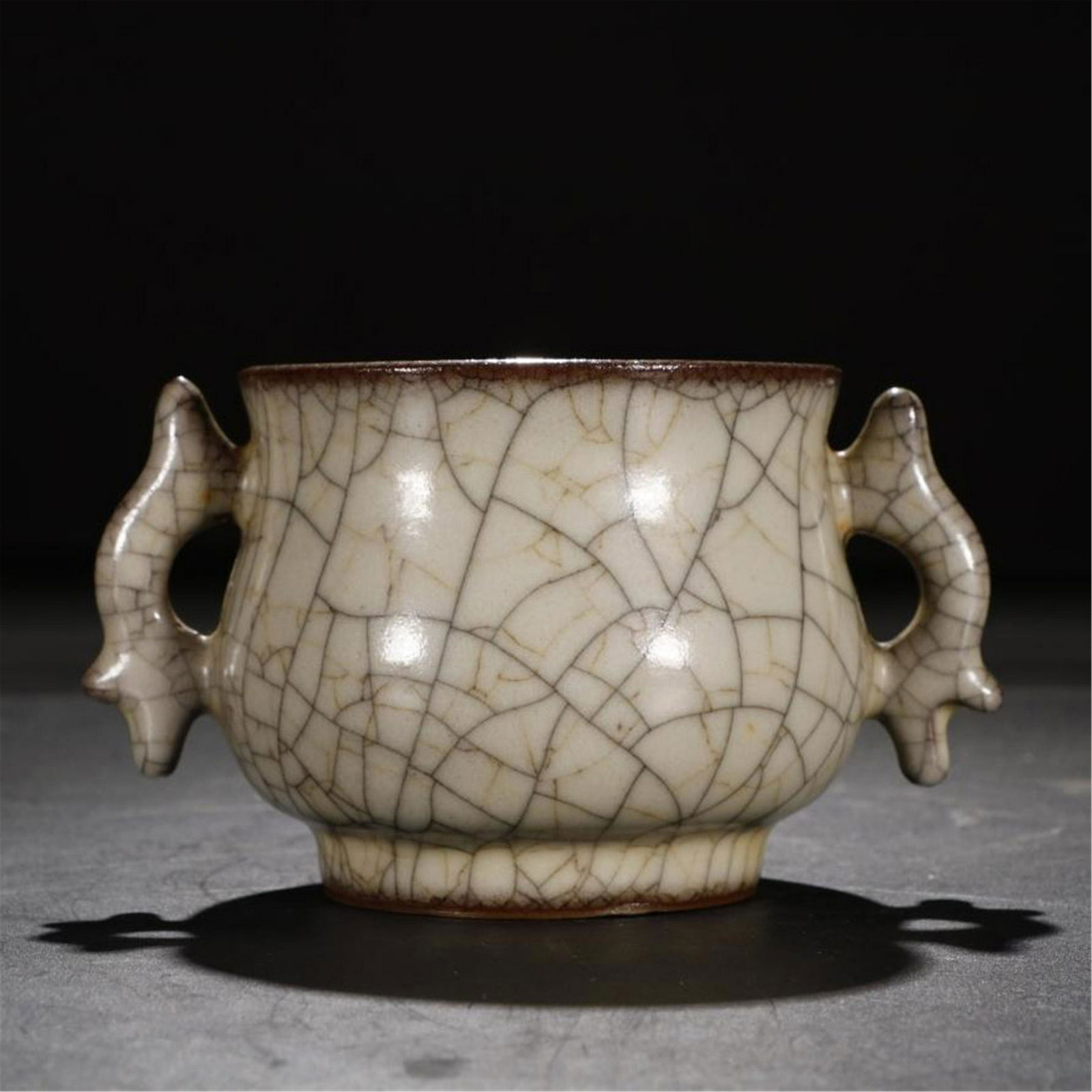 CHINESE PORCELAIN GE WARE CRACKED GLAZE HANDLED CENSER (1 of 9)