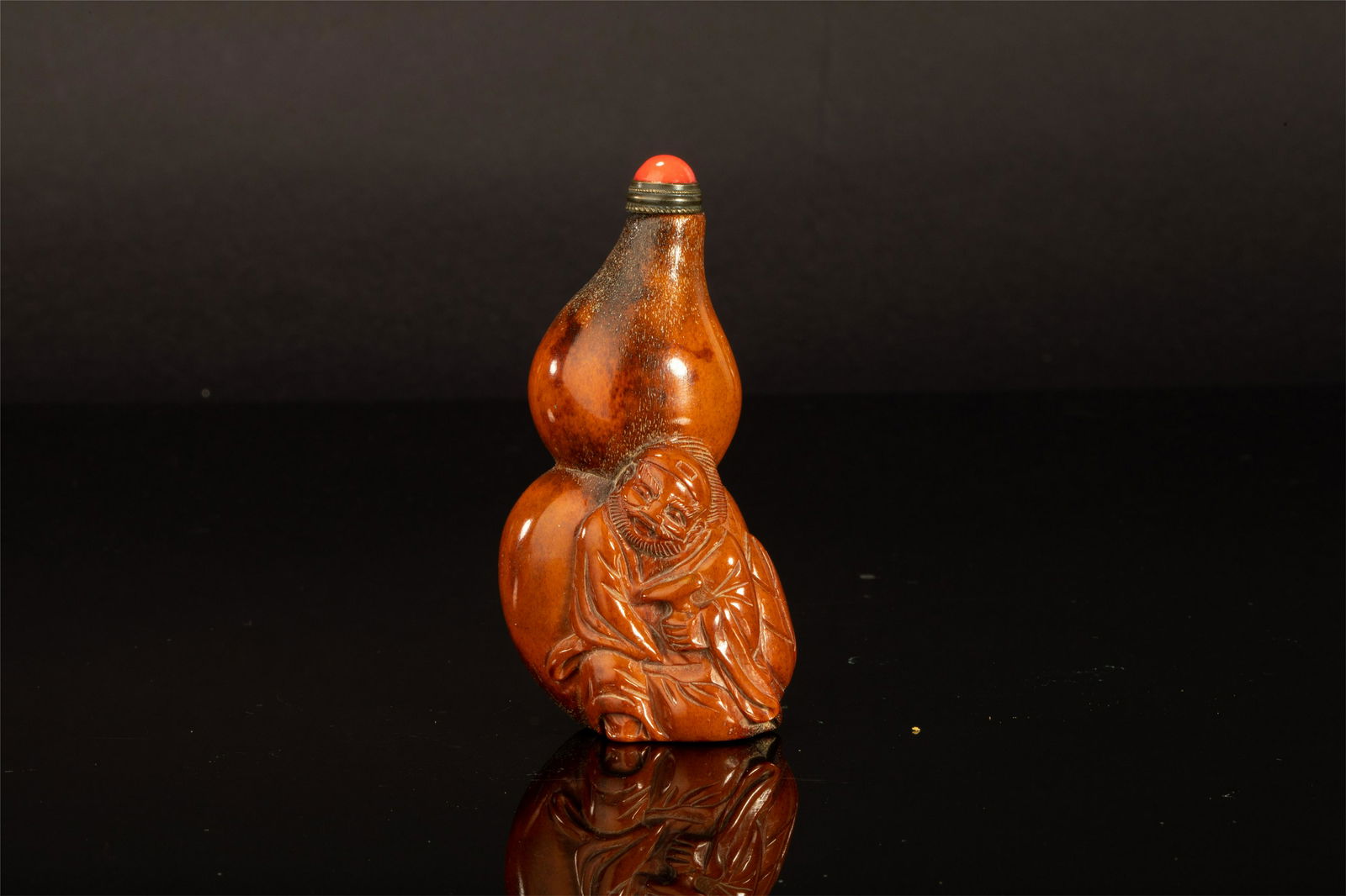 CHINESE RED HORN MAN WITH GROUD SNUFF BOTTLE (1 of 10)