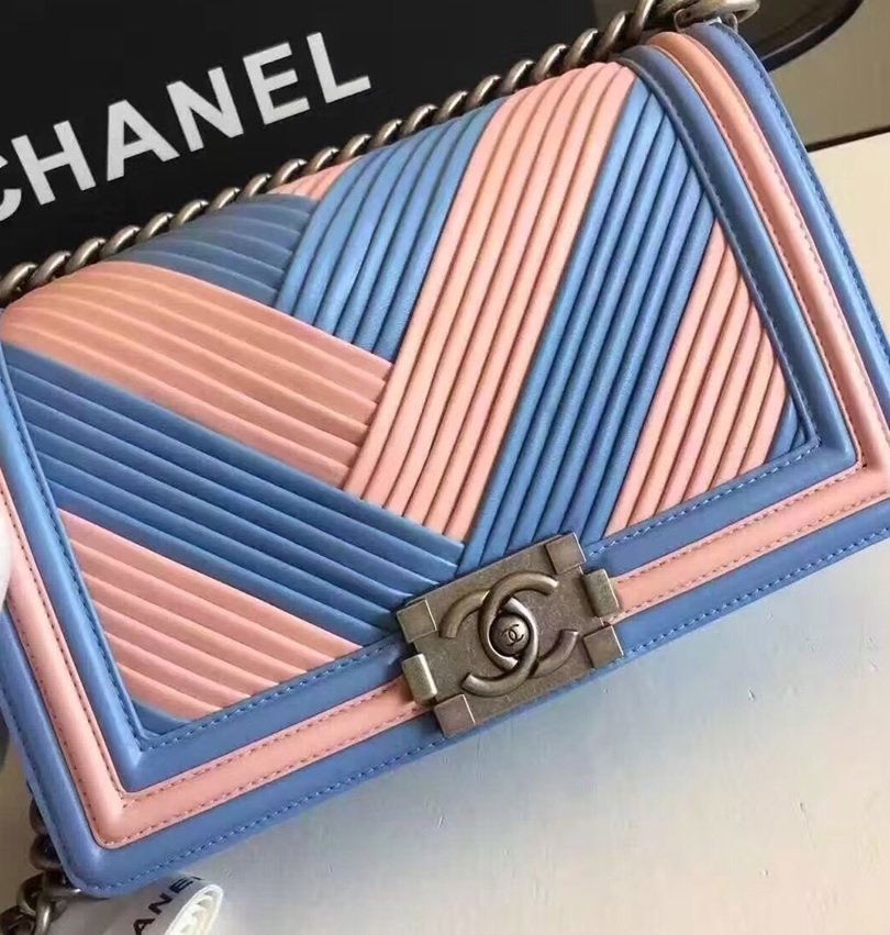 PRE-OWNED UNUSED CHANEL LE BOY 25 LADY'S HANDBAG (1 of 1)