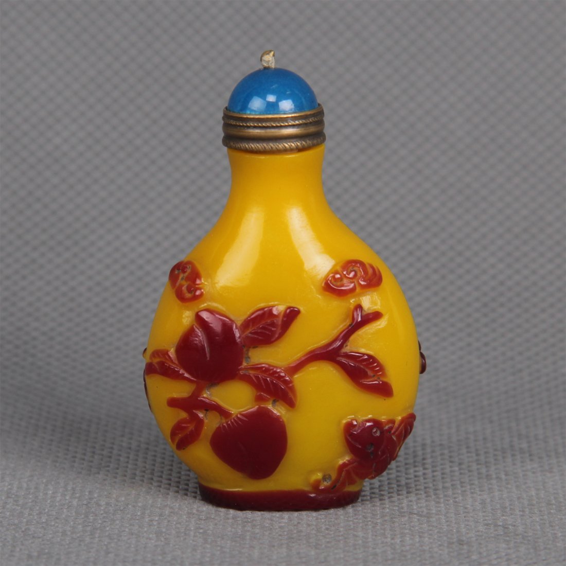 CHINESE PEKING GLASS DOUBLE COLOR INLAID SNUFF BOTTLE (1 of 6)