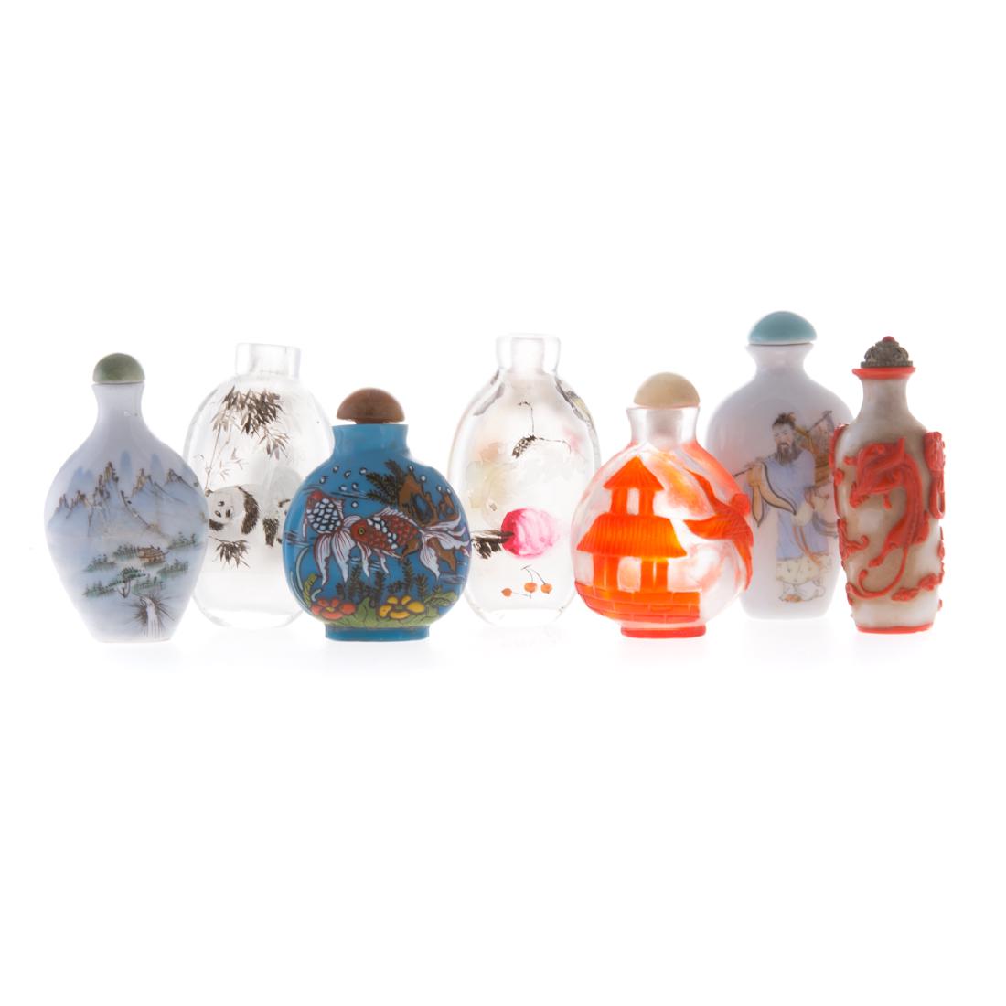 Seven Chinese glass and porcelain snuff bottles (1 of 5)