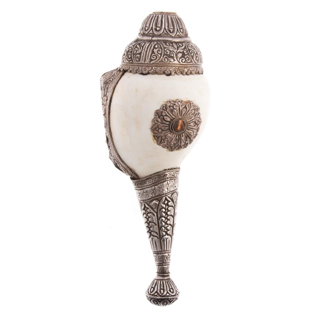 Continental silver-mounted conch shell horn (1 of 4)